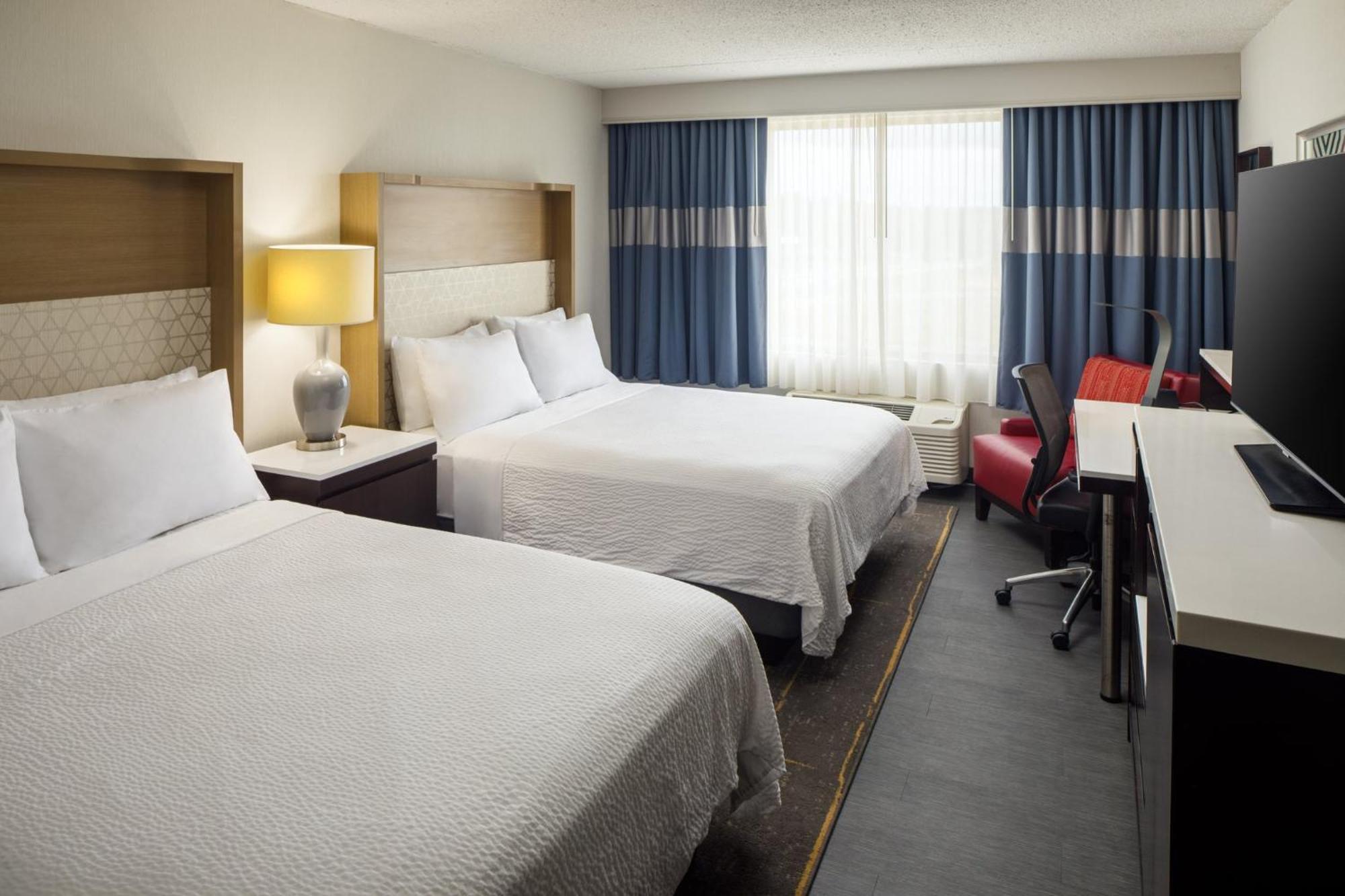 Holiday Inn Weirton-Steubenville Area Exterior foto