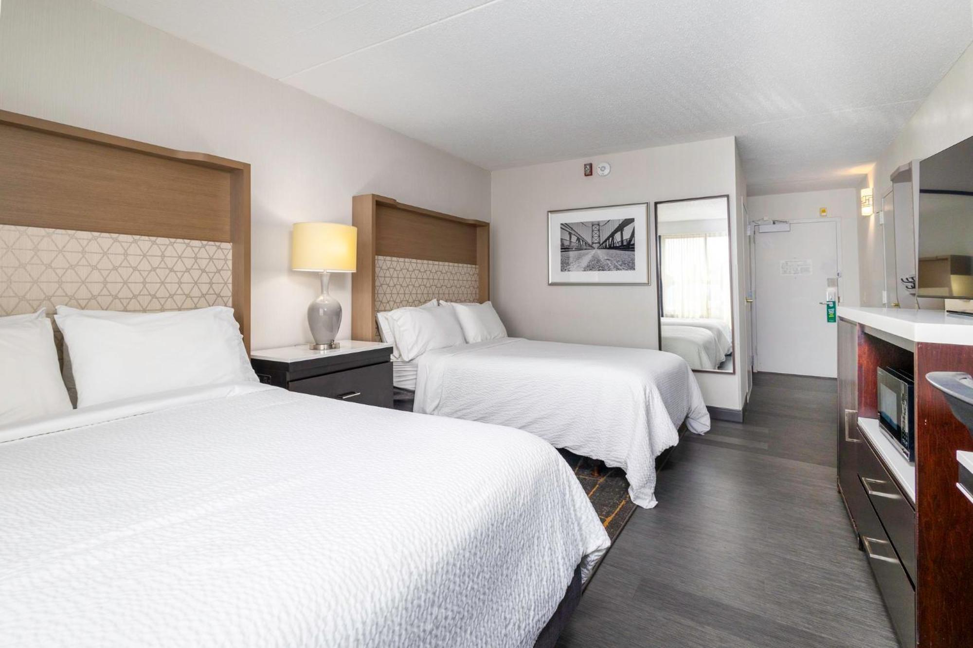Holiday Inn Weirton-Steubenville Area Exterior foto